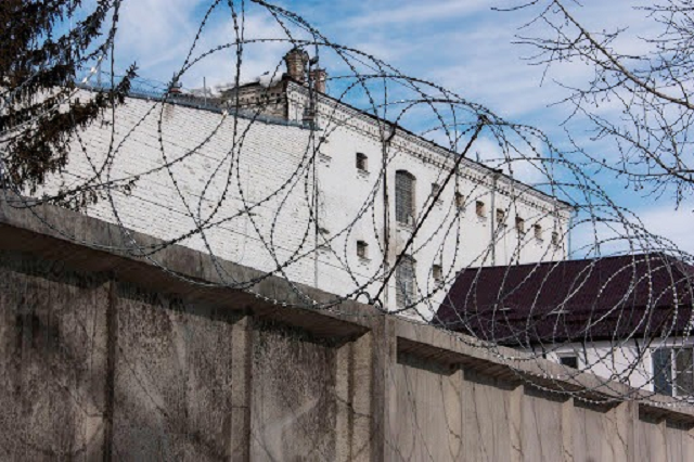 Пострадавшим от пыток заключенным предложили плазму за отказ от показаний Пострадавшим от пыток заключенным предложили плазму за отказ от показаний